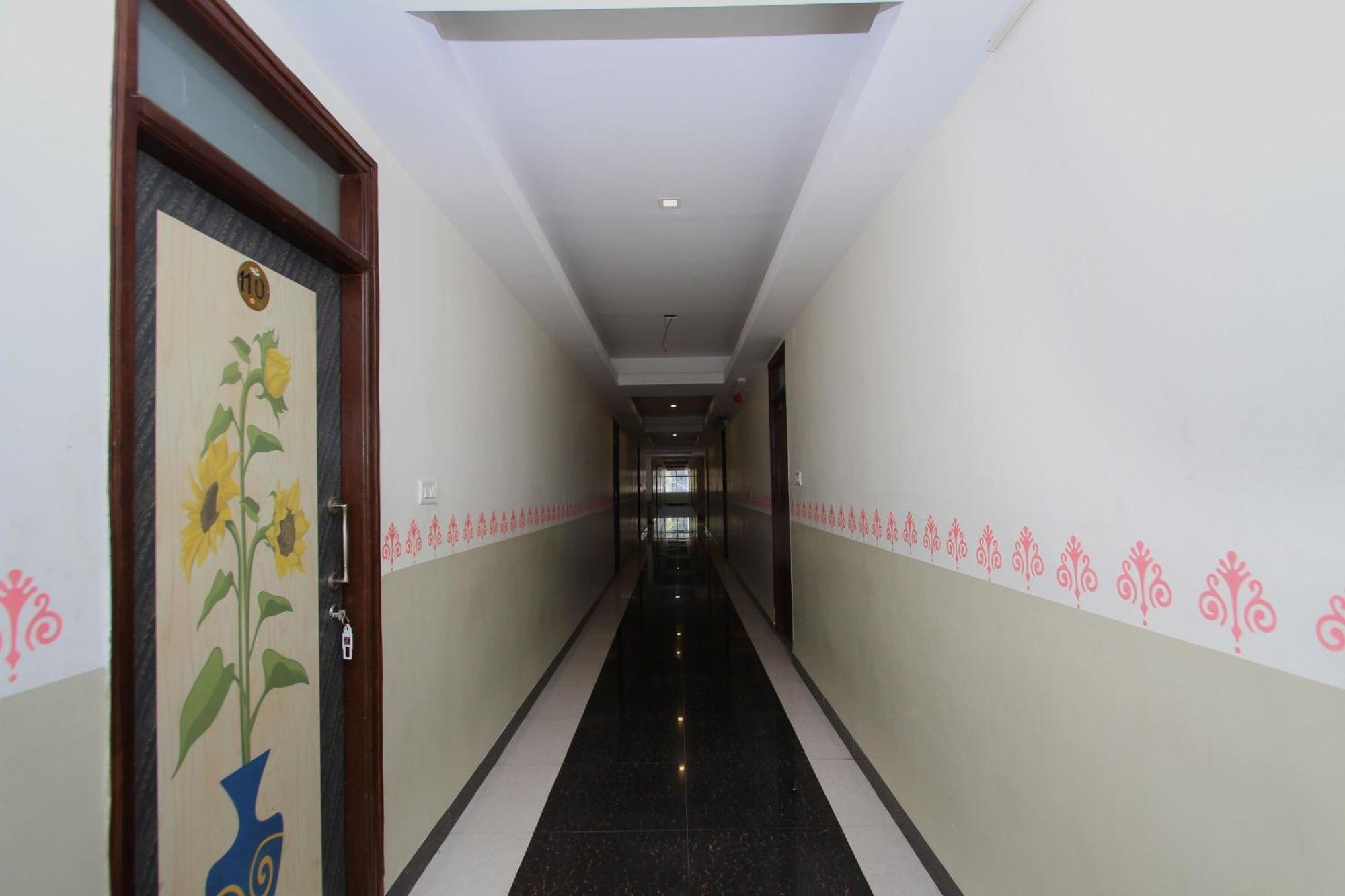Hotel O Sri Sai Residency Bidadi Luaran gambar